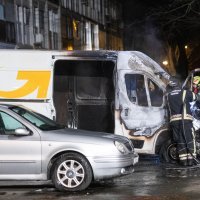 U Zagrebu izgorio dostavni kombi