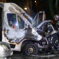 U Zagrebu izgorio dostavni kombi