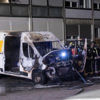 U Zagrebu izgorio dostavni kombi