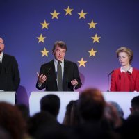 Charles Michel, David Sassoli i Ursula von der Leyen