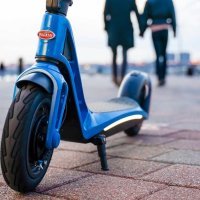 Buggati predstavio svoj električni romobil