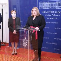 Klub zastupnika Socijaldemokrata o temi "Prijeti li hrvatskim građanima dužničko ropstvo..."