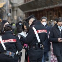 Talijanska policija kontrolira covid propusnice