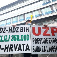 Prosvjed ispred hrvatskog veleposlanstva u Sarajevu