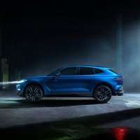 Aston Martin predstavio DBX707