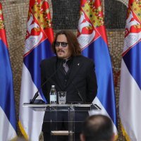 Aleksandar Vučić uručio odlikovanje Johnnyju Deppu