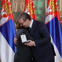 Aleksandar Vučić uručio odlikovanje Johnnyju Deppu