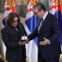 Aleksandar Vučić uručio odlikovanje Johnnyju Deppu