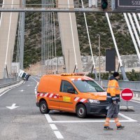 Bura prevrnula kamion na mostu u Dubrovniku