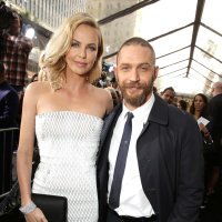 Charlize Theron i Tom Hardy
