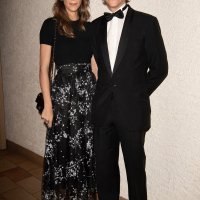 Princ Louis, Scarlett-Lauren Sirgue