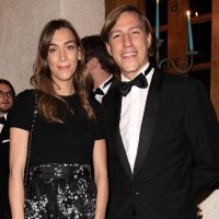 Princ Louis, Scarlett-Lauren Sirgue