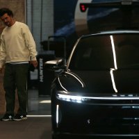 Orlando Bloom se počastio novim automobilom