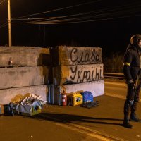 Ukrajinski vojnici na kontrolnoj točki na prilazu Kijevu