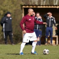 Roberto Carlos igra za pub-momčad  The Bull In The Barne