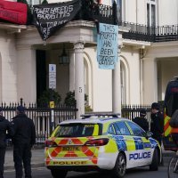 Skvoteri zauzeli vilu ruskog oligarha Olega Deripaske u Londonu