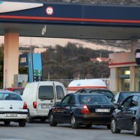 Gužve na benzinskim postajama zbog sutrašnjeg rasta cijena goriva
