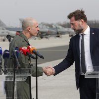 Ministar Banožić sa zapovjednikom 31. borbenog krila AVIANO generalom Baileyem