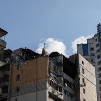 Razorena stambena zgrada u Kijevu