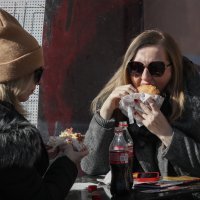 Moskva, street food pokraj zatvorenog McDonald'sa