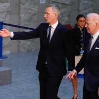 Jens Stoltenberg i Joe Biden
