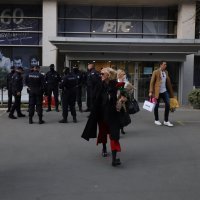 Grupa od oko 40 članova organizacije "Dostojni Srbije" upala je u prostorije RTS-a