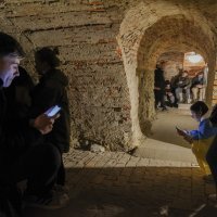 Stanovnici Lavova za vrijeme zračne uzbune skrivaju se u podrumima