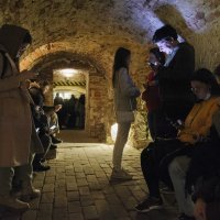 Stanovnici Lavova za vrijeme zračne uzbune skrivaju se u podrumima