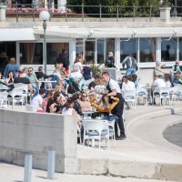 Građani i turisti uživaju u iznadprosječnim temperaturama u Opatiji