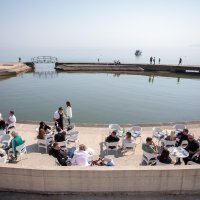 Građani i turisti uživaju u iznadprosječnim temperaturama u Opatiji