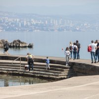 Gradani i turisti uživaju u iznadprosjecnim temperaturama u Opatiji