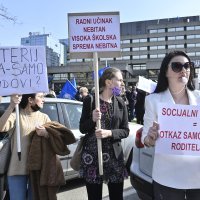 Prosvjed protiv otkaza u Holdingu