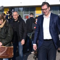 Predsjednik Srbije Aleksandar Vučić na glasačkom mjestu