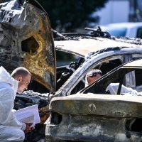 U Utrini izgorjeli automobili