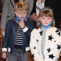 Blizanci Gabriella i Jacques s princezom Stephanie