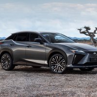 Lexus predstavio RZ 450e