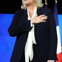 Marine Le Pen priznala poraz