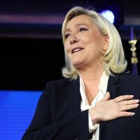 Marine Le Pen priznala poraz