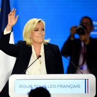 Marine Le Pen priznala poraz