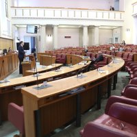 Sabornica gotovo prazna zbog predstavljanja novih ministara