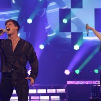'Zvijezde pjevaju' šesta emisija