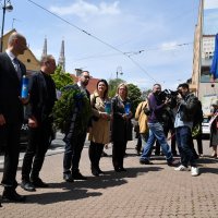 Tomašević sa suradnicima odao počast civilima stradalim za vrijeme raketiranja Zagreba