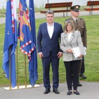 Predsjednik Zoran Milanović uručio je odlikovanja braniteljima Vukovara