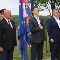 Predsjednik Zoran Milanović uručio je odlikovanja braniteljima Vukovara