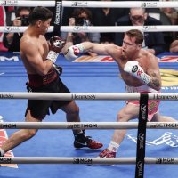 Canelo Alvarez i Dmitry Bivol