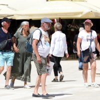 Turisti u razgledavanju Šibenika