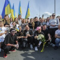 Kalush Orchestra s obožavateljima na granici