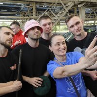 Kalush Orchestra s obožavateljima na granici