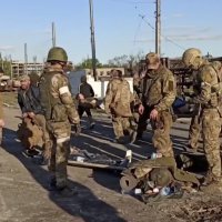 Evakuacija ukrajinskih vojnika iz Azovstala