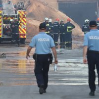 Jedna osoba ozlijeđena u eksploziji silosa i požara u pilani